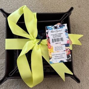 Robert Graham Leather Valet Tray gift set